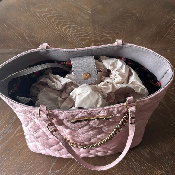 🆑 Betsey Johnson Quilted Puffy Heart Swag Tote. Gray/pink/purple hue Tote Bag - Picture 16 of 17